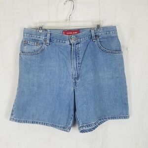 Vintage Levis classic fit jean shorts